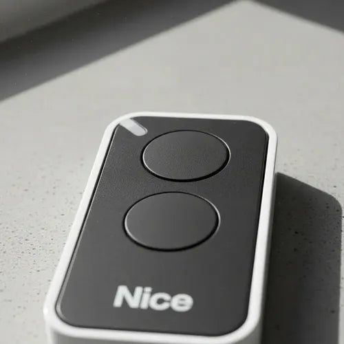 Control Remoto Nice Era Inti Peccinin 2 Botones Negro 40m Negro