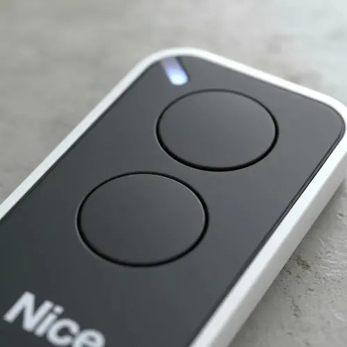 Control Remoto Nice Era Inti Peccinin 2 Botones Negro 40m Negro