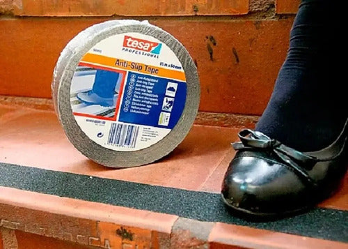 Cinta Antideslizante 50mm X 15m Para Piso Escalera Tesa Fs Color Negro